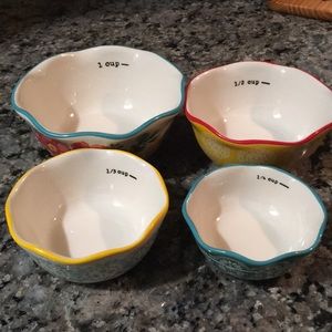 Pioneer Woman Measuring Cups